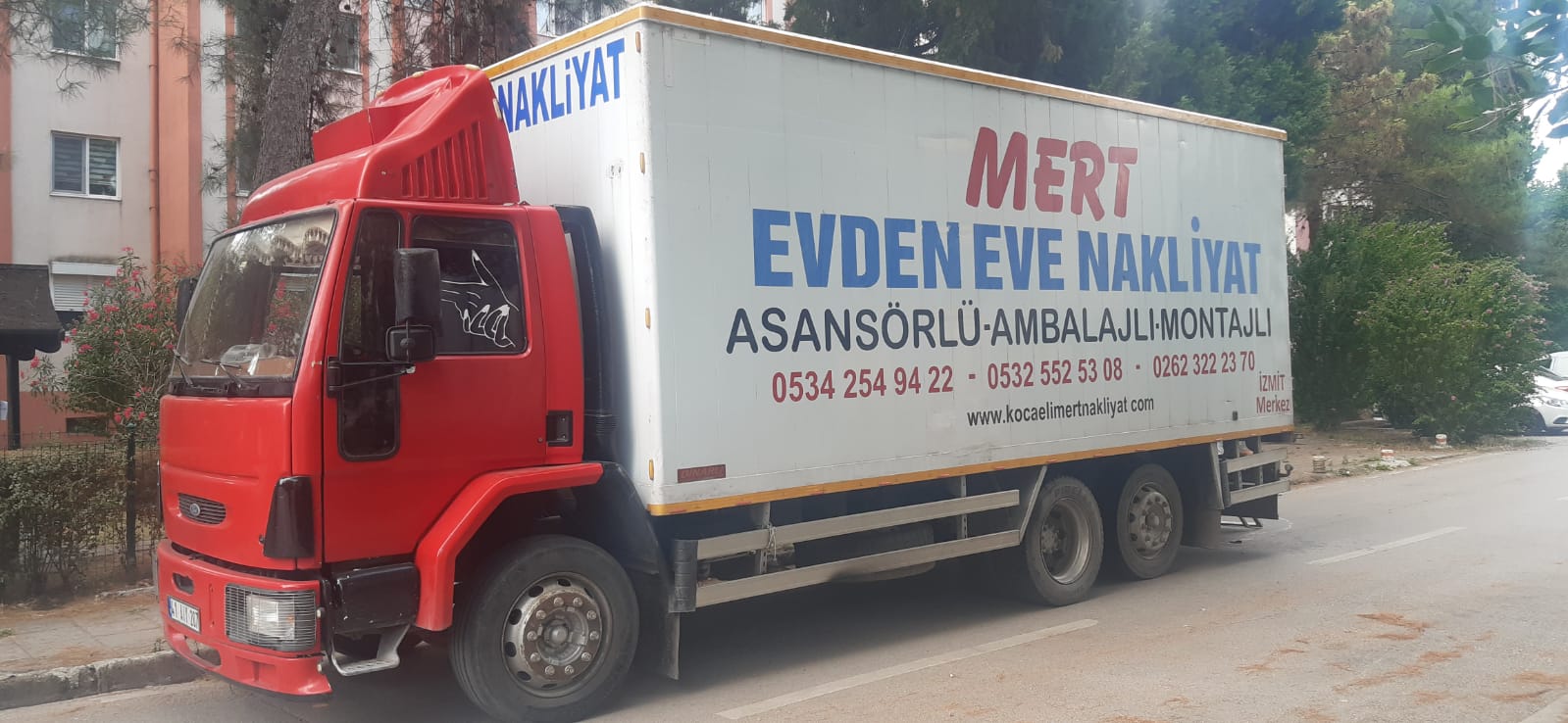 MERT EVDEN EVE NAKLİYAT  İzmit Mert Evden Eve Nakliyat Asansörlü Taşımacılık Hizmeti 