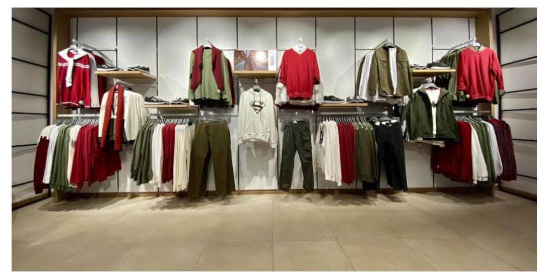 Omar Fashion افضل محل للالبسة النسائية في بيازيد 
