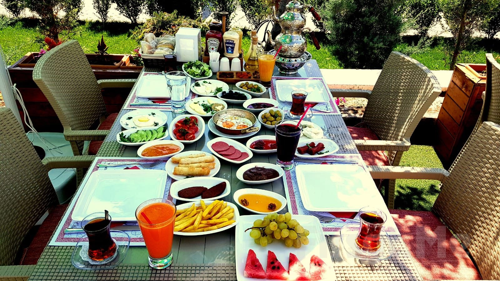 Küçükkuyu Kır Bahçesi Kahvaltı