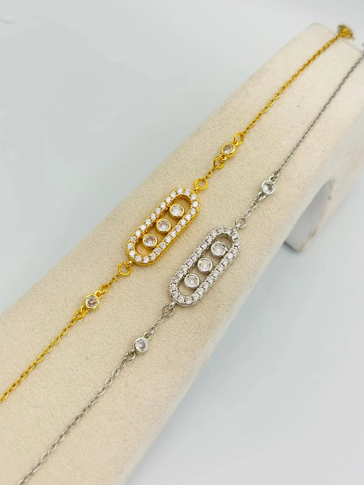 Oval Kesim Zirkon Taş Detaylı Bileklik (Çelik)