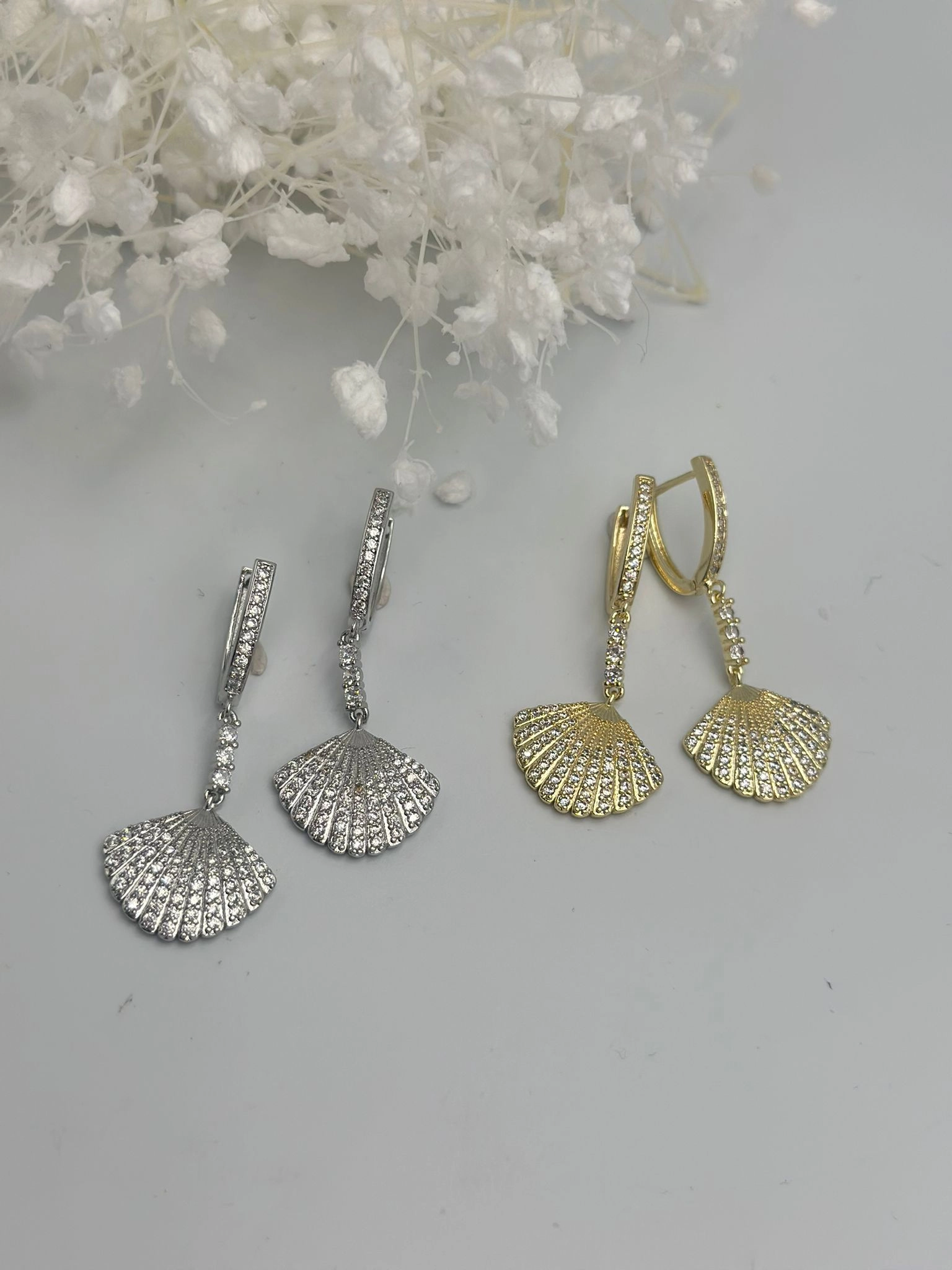 Zirkon Taş Detaylı İstiridye Küpe (Çelik)