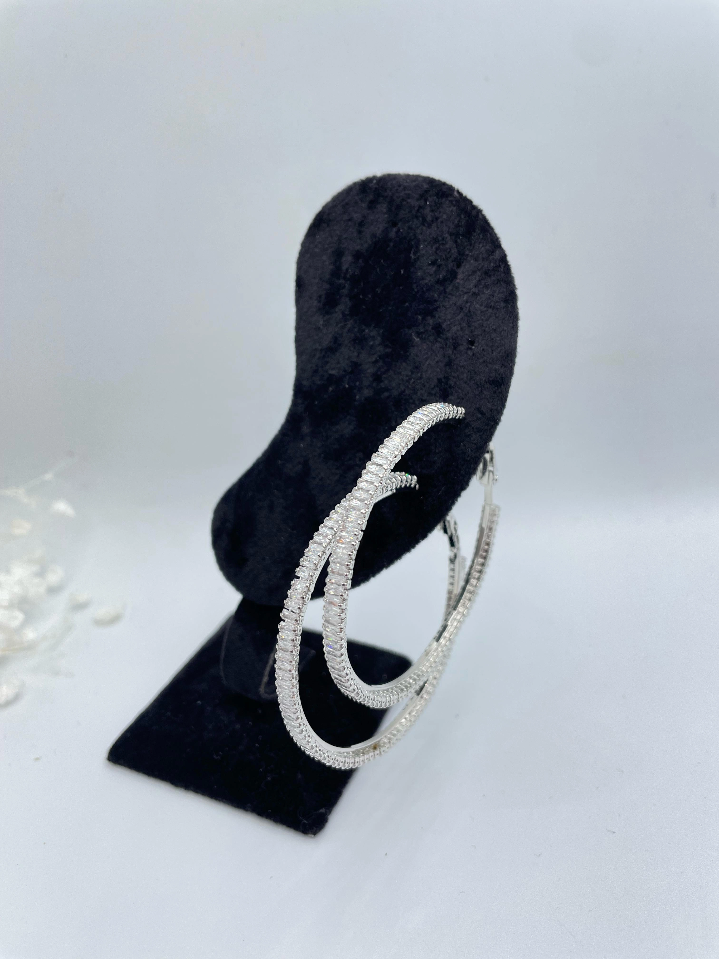 Baget Taş Detaylı Premium Halka Küpe (Büyük Boy)