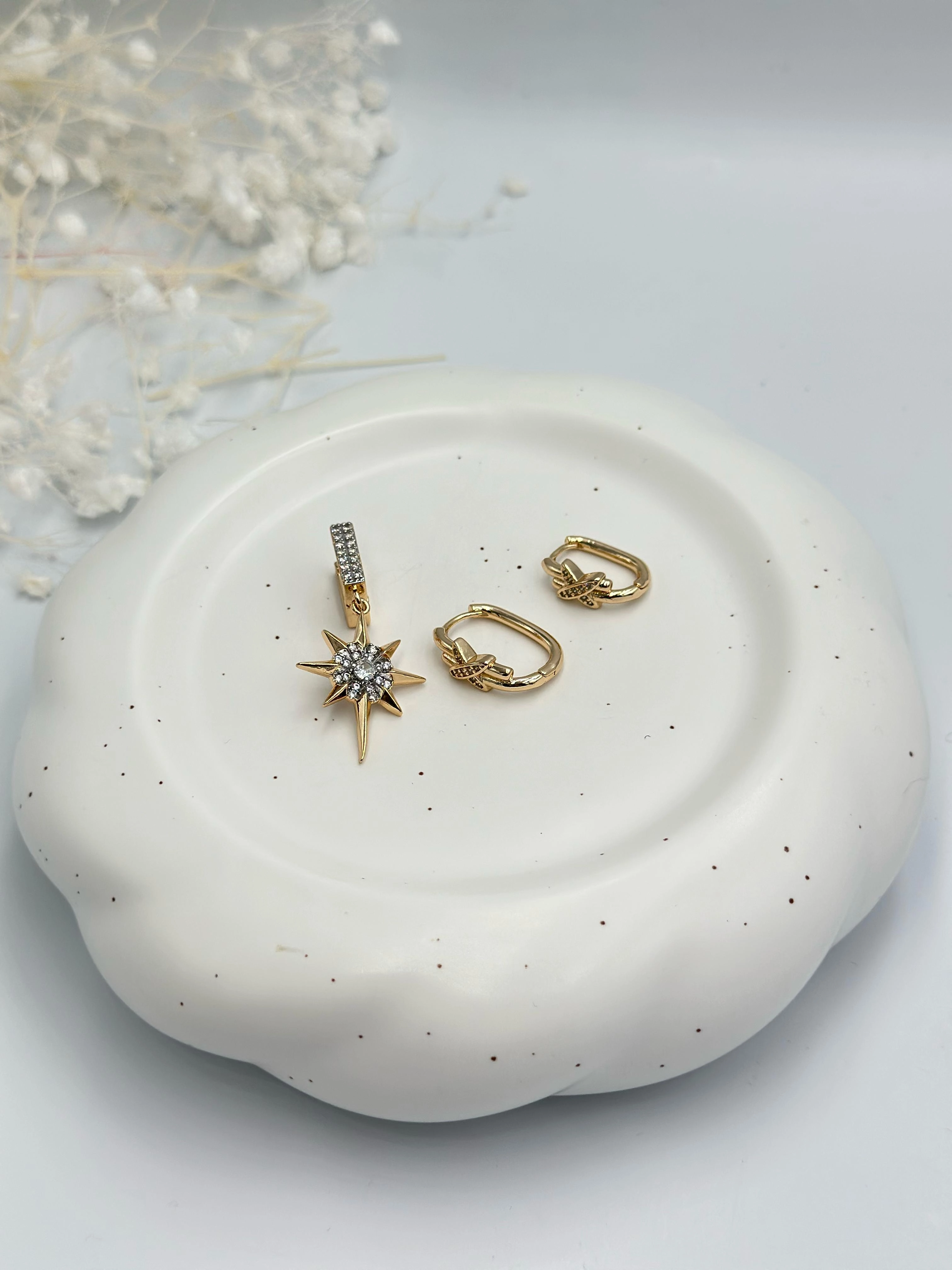 Kutup Yıldızı Ve X Detaylı Set Küpe (Çelik)