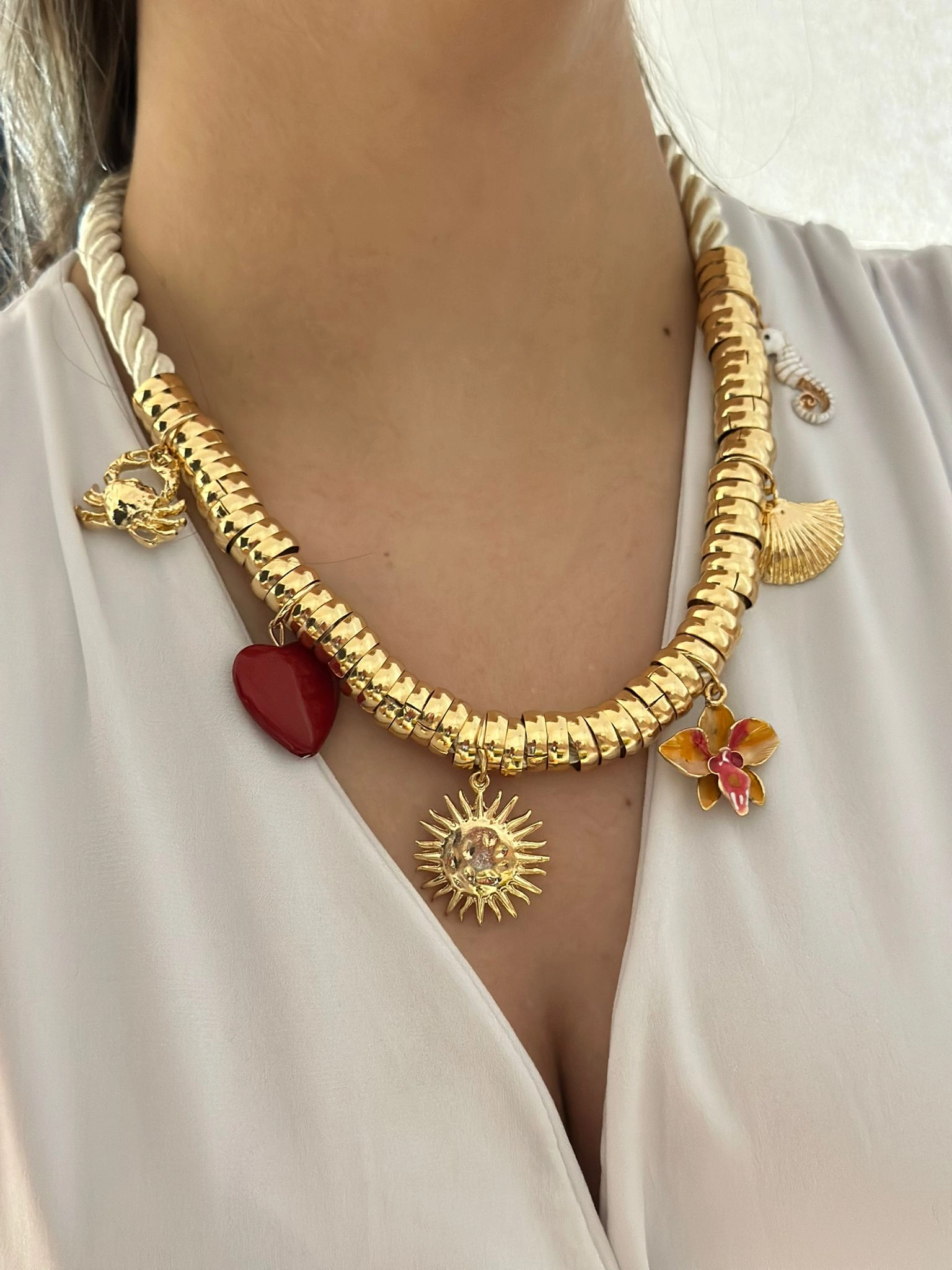 Charm Detaylı Renkli Zincir Kolye