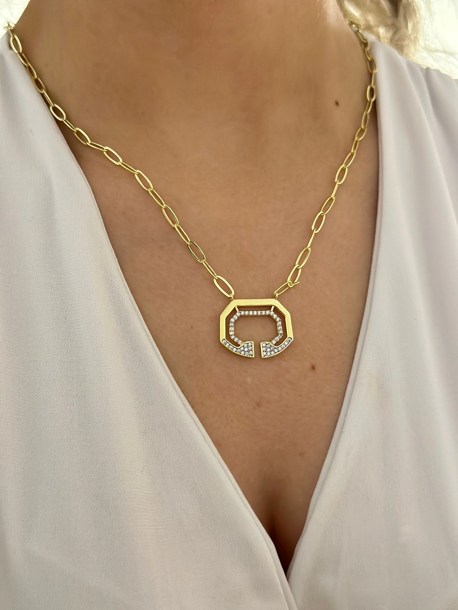 Zirkon Taş Detay Geometrik Çelik Kolye